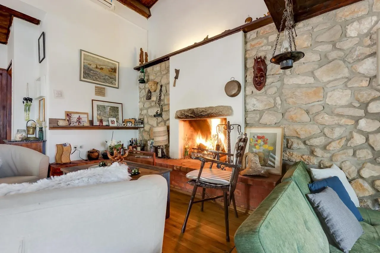 Lovely Holiday Home By The Sea - Happy Rentals Selce