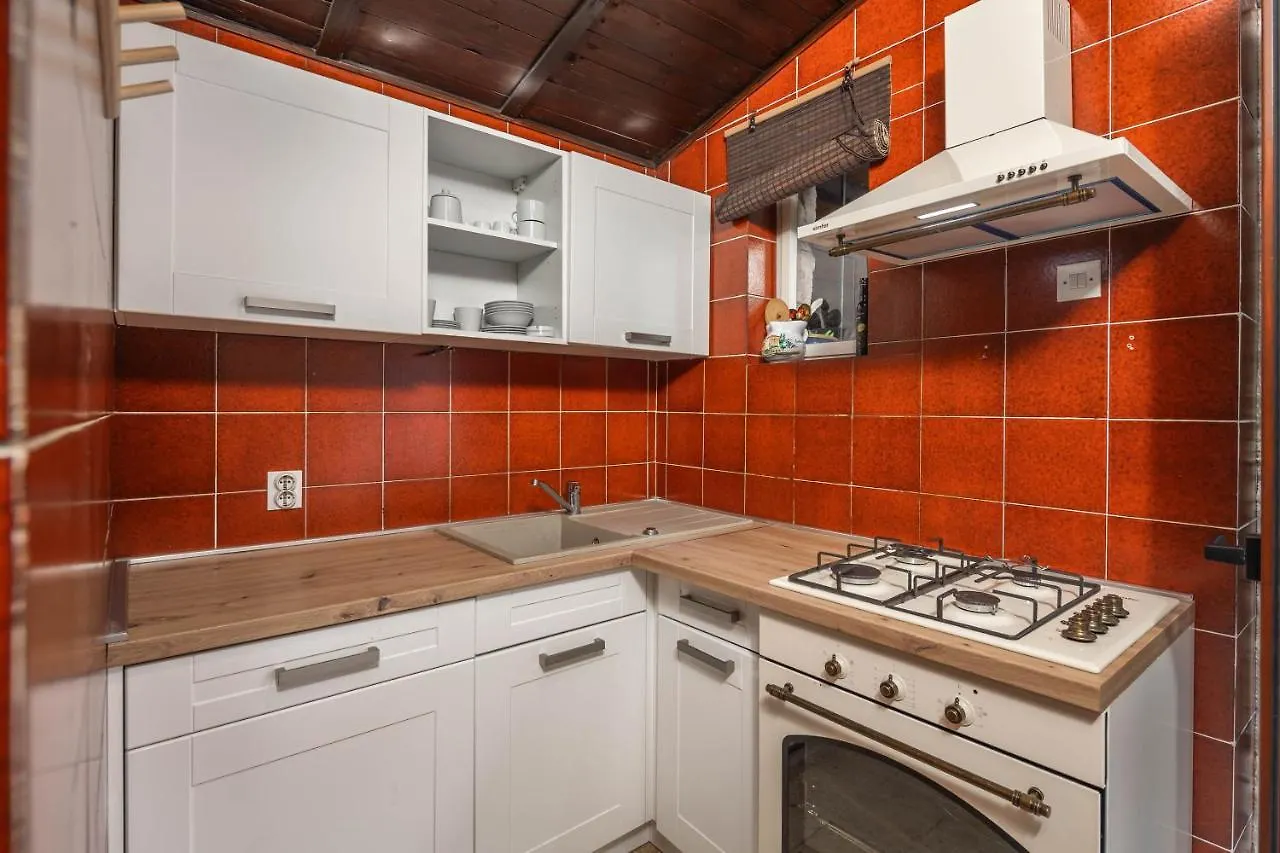 Lovely Holiday Home By The Sea - Happy Rentals Selce 0*,