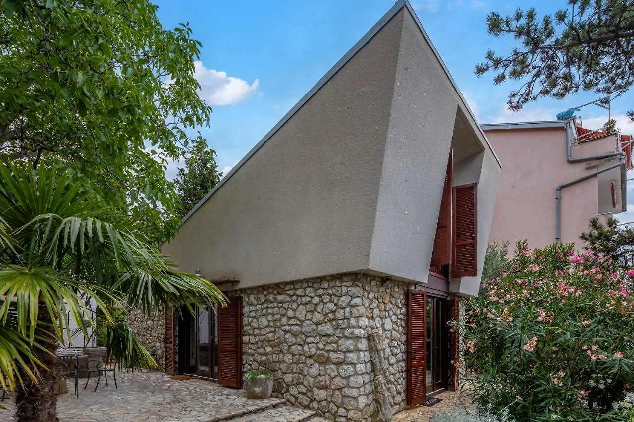 Lovely Holiday Home By The Sea - Happy Rentals Selce Chorwacja