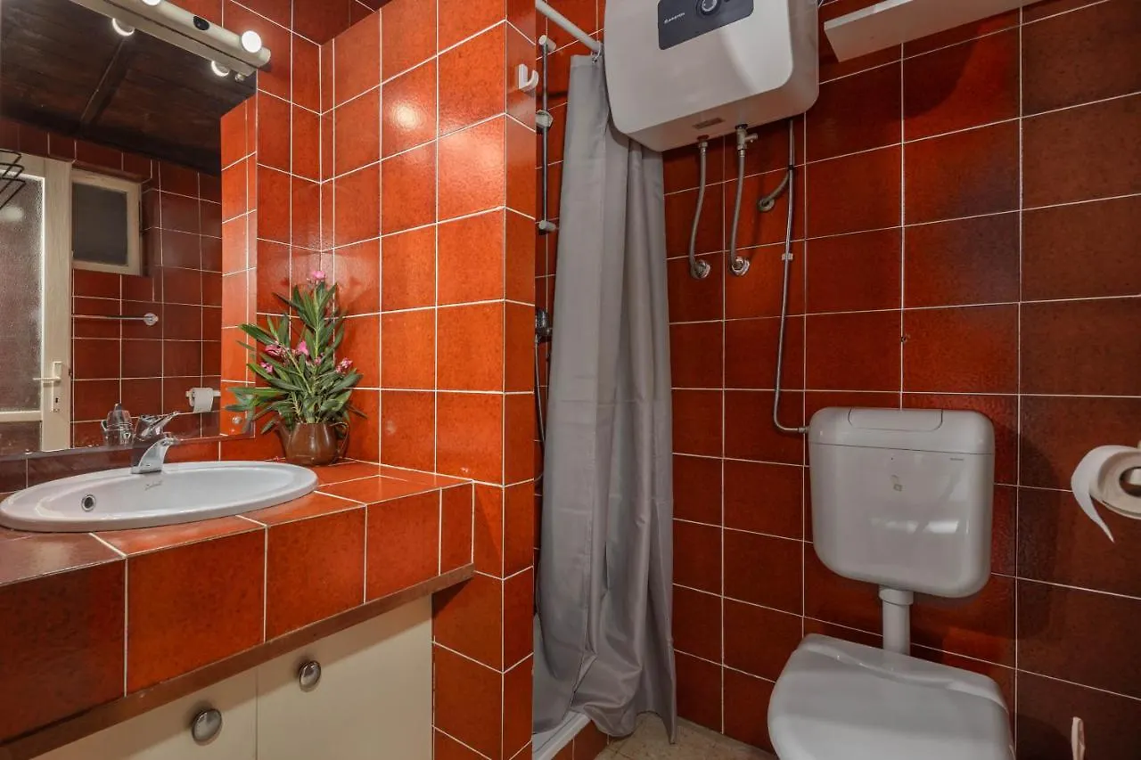 Lovely Holiday Home By The Sea - Happy Rentals Selce Croatia