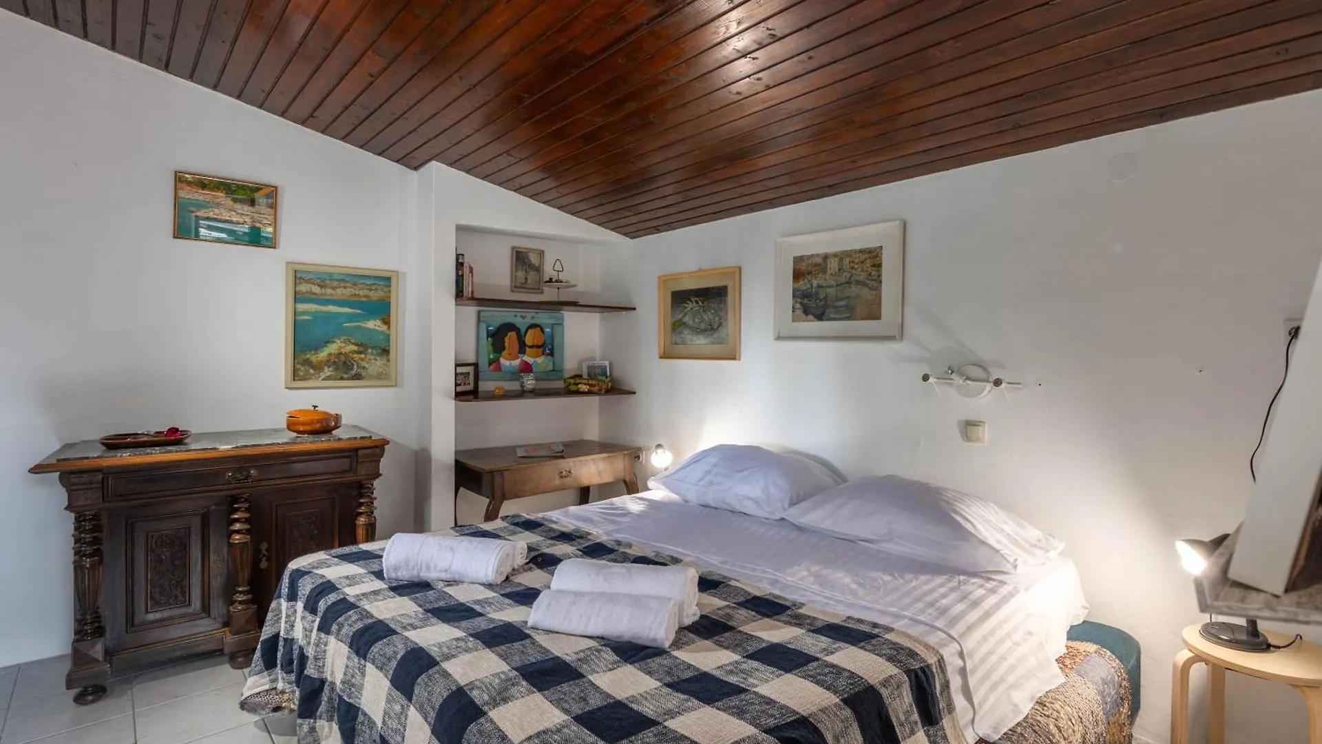 Lovely Holiday Home By The Sea - Happy Rentals Selce